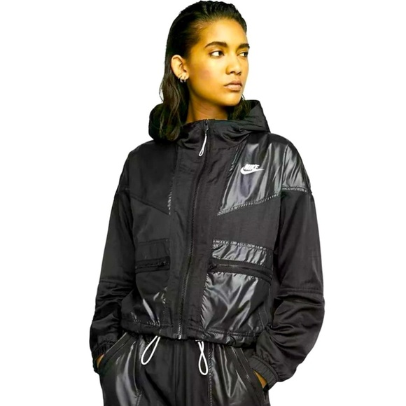 Nike Sportswear Windrunner Cargo Jacket Black Solid Women's SMALL BV2833-010 - Picture 1 of 16